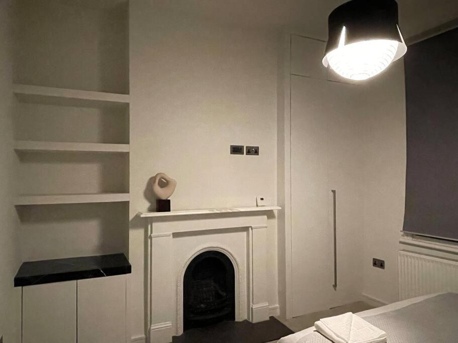 Quintessential Town House Close To Central London Exterior foto