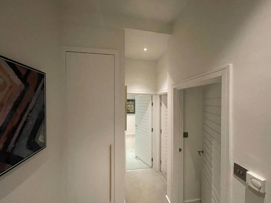 Quintessential Town House Close To Central London Exterior foto
